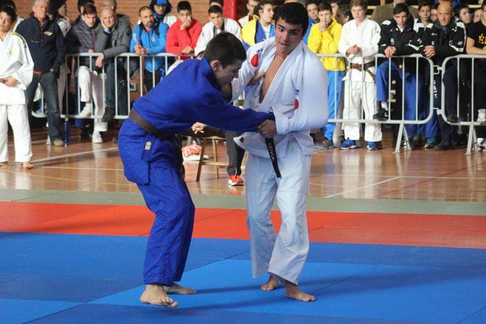 Jokin Galarraga Castelló en pleno combate de judo. 